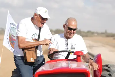 How Israel’s Oldest Freed Hostage, a Potato Farmer, Rides a Tractor Again