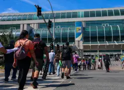 Council OKs minimum wage of $25 for some hospitality workers, despite opposition